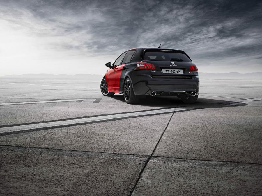  Peugeot 308 GTi 2015 года  (фото 27 из 65)